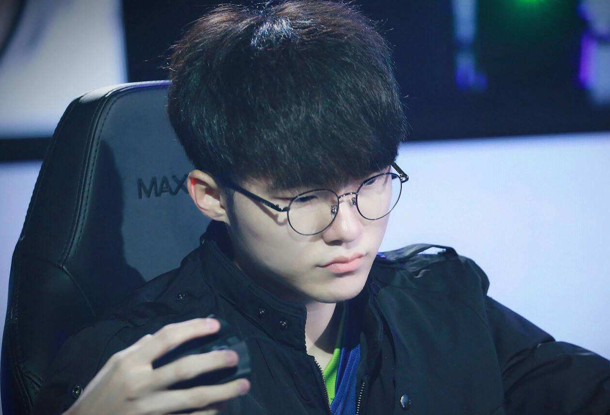 半场双方互 半场双方互